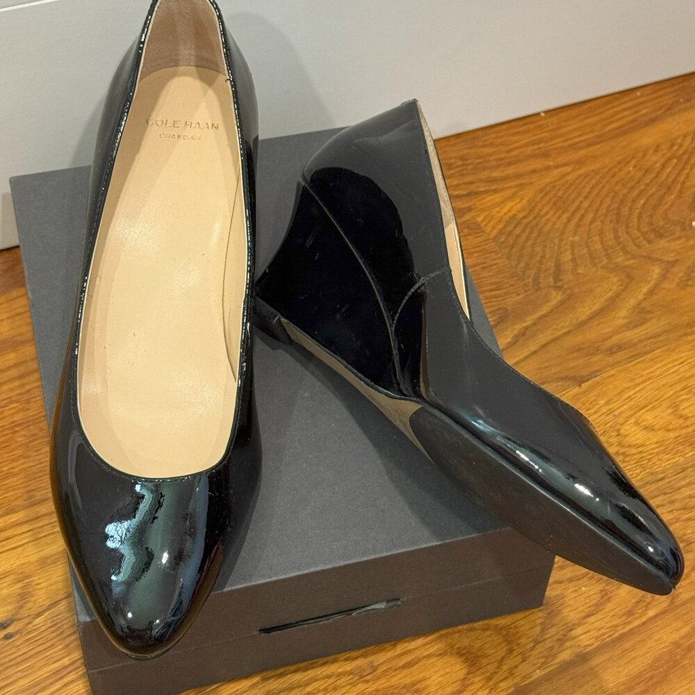 Cole Haan Sloane Wedge (round closed-toe) Black Leather size 7